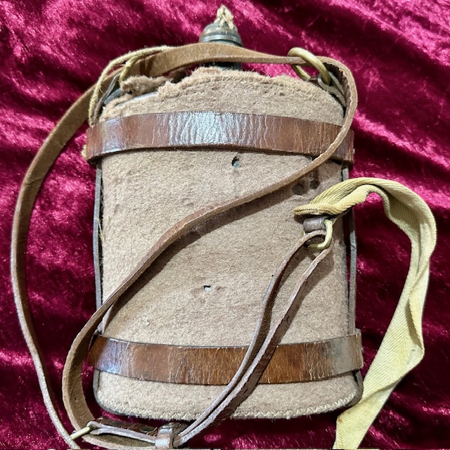 Ref: 5092 - WW1 British Water Bottle and Hanger.